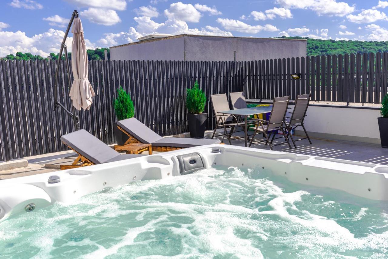 Thome Hoia Jacuzzi Cluj-Napoca Exteriör bild