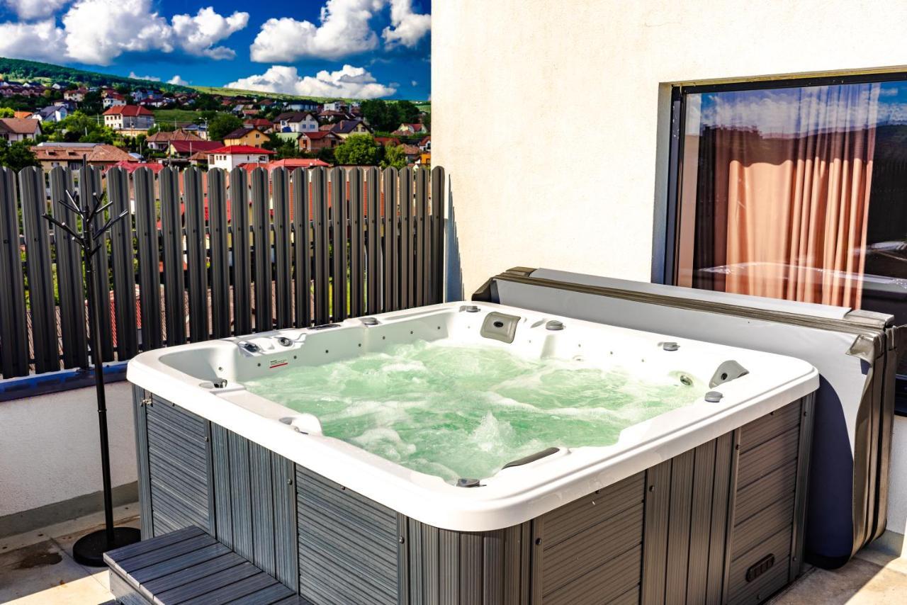 Thome Hoia Jacuzzi Cluj-Napoca Exteriör bild
