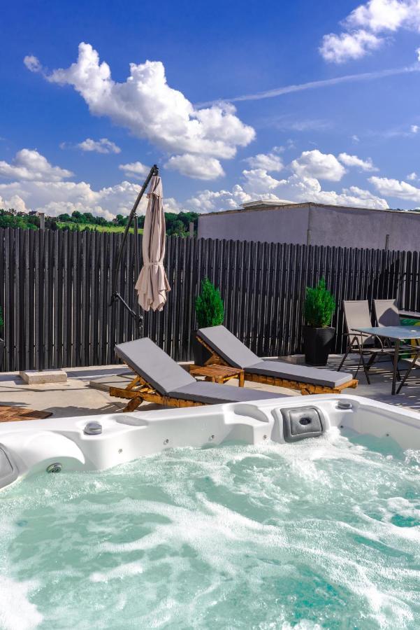 Thome Hoia Jacuzzi Cluj-Napoca Exteriör bild